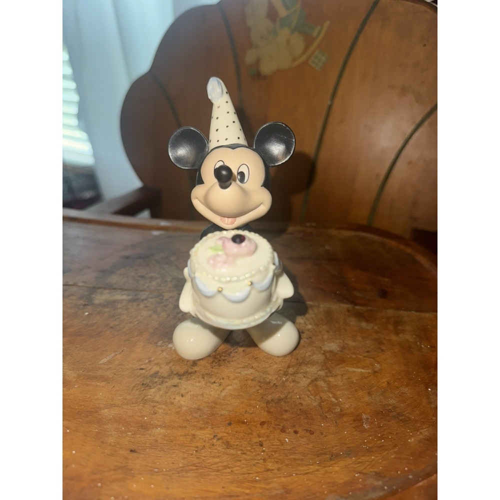 Mickey Mouse birthday cake by Lennox